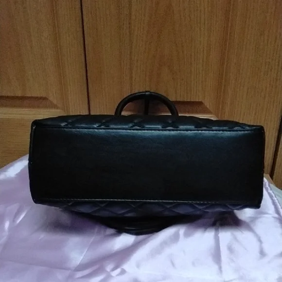 Studio Badgley Mischka Chic Black Quilted Satchel - Picture 6 of 8